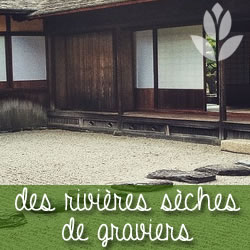 des rivières sèches de graviers pour un jardin japonais