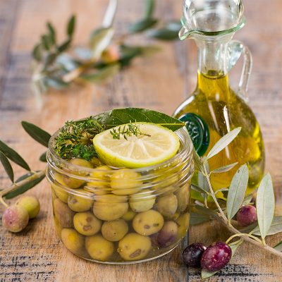Olives vertes conservées en bocal, conserve